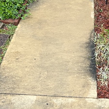 Driveway-and-Sidewalk-Cleaning-in-Fayetteville-Arkansas 1