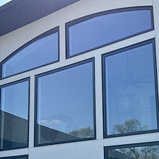 Exterior-Window-Cleaning-in-Bentonville-Arkansas 1